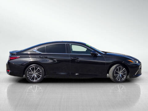 2023 Lexus ES 300h