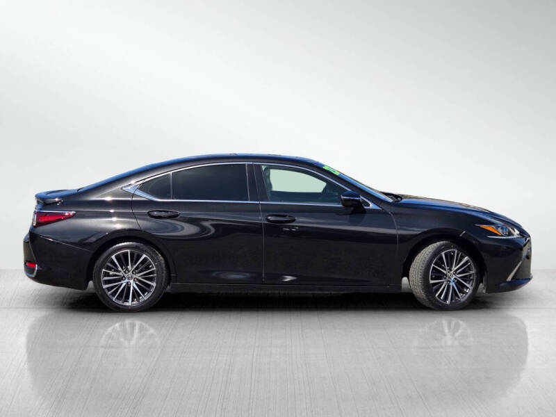 2023 Lexus ES 300h