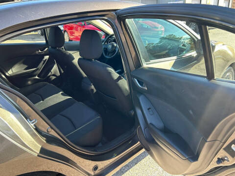 2015 Mazda MAZDA3 i SV