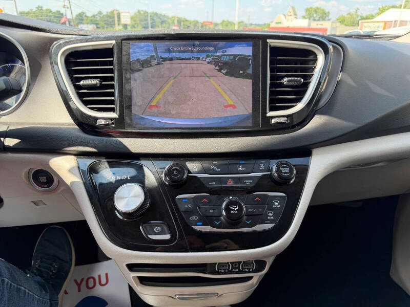 2023 Chrysler Pacifica Touring L