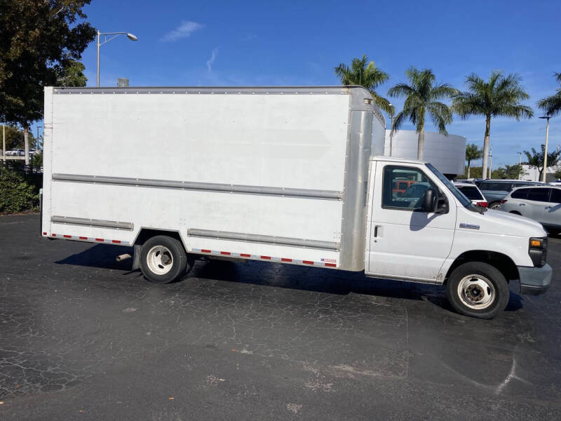 2017 Ford E-Series E-350 SD