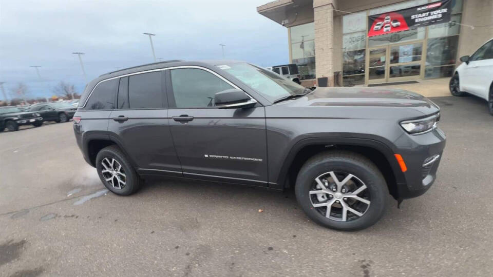 2025 Jeep Grand Cherokee for sale at Victoria Auto Sales in Victoria, MN