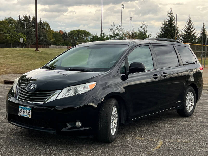 2013 Toyota Sienna for sale at Direct Auto Sales LLC in Osseo MN