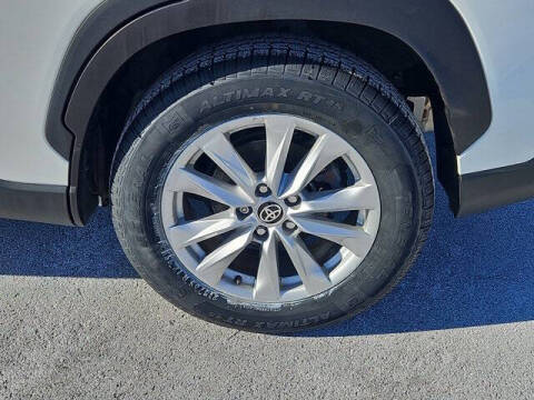 2022 Toyota Corolla Cross LE