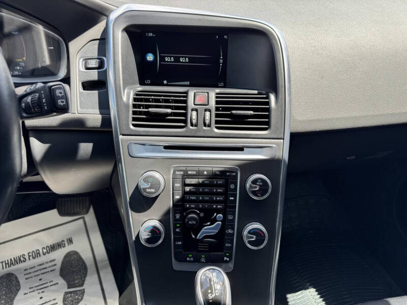 2016 Volvo XC60 T5 Drive-E