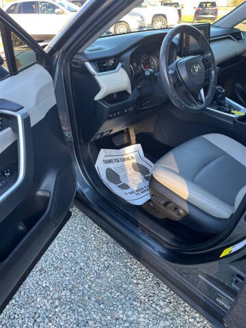 2020 Toyota RAV4 XLE Premium