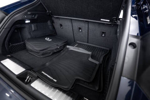 2025 Porsche Macan 4 Electric