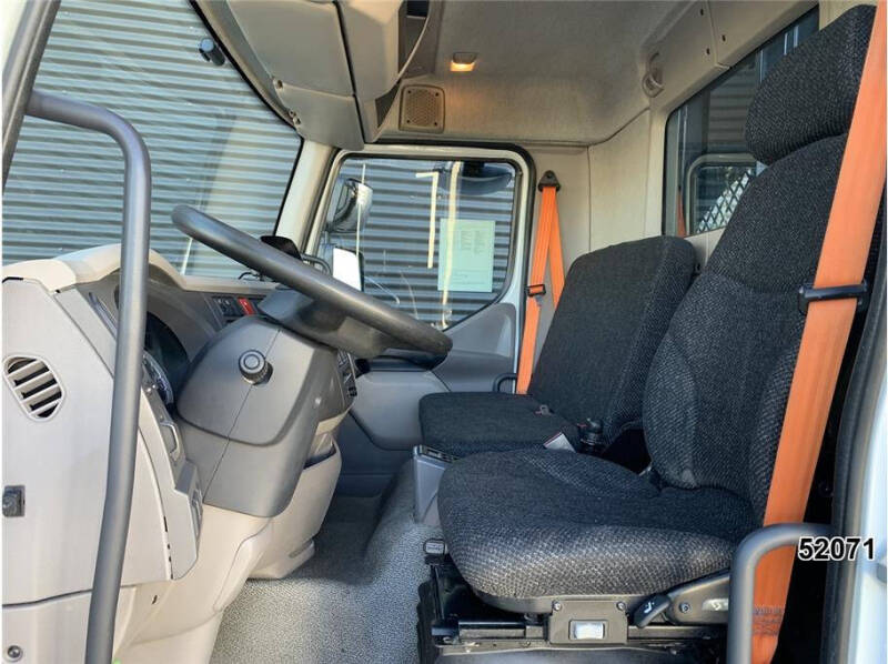 2022 Kenworth K270