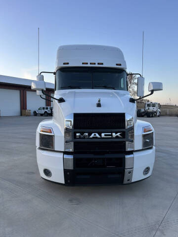 2019 Mack Anthem