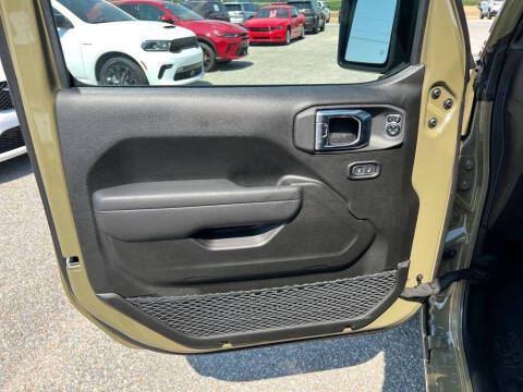 2025 Jeep Gladiator Sport S