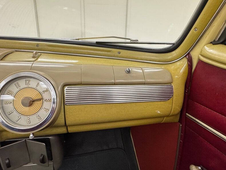 1947 Ford Super Deluxe