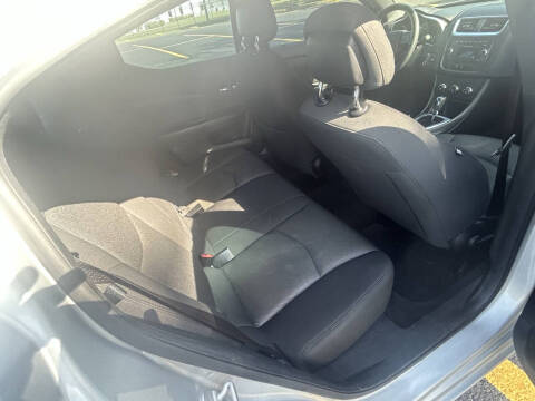 2012 Dodge Avenger SE