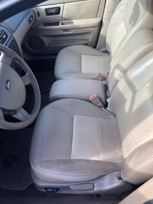 2005 Ford Taurus SEL