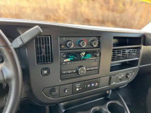 2023 GMC Savana 2500