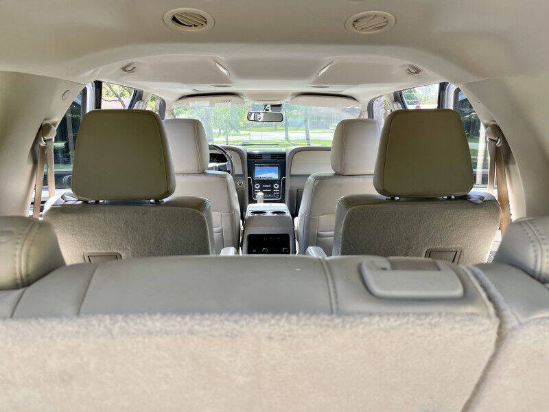 2017 LINCOLN Navigator SUV / Crossover - $25,995