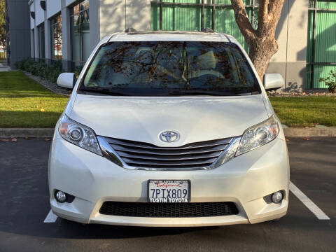 2015 Toyota Sienna XLE 8-Passenger