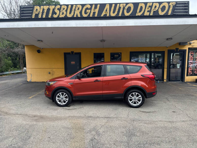 2019 Ford Escape S's photo