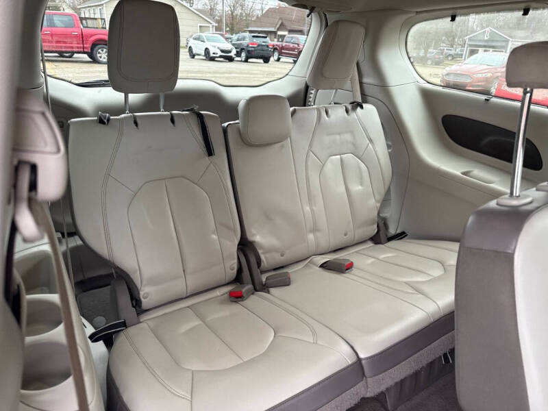 2017 Chrysler Pacifica Touring-L