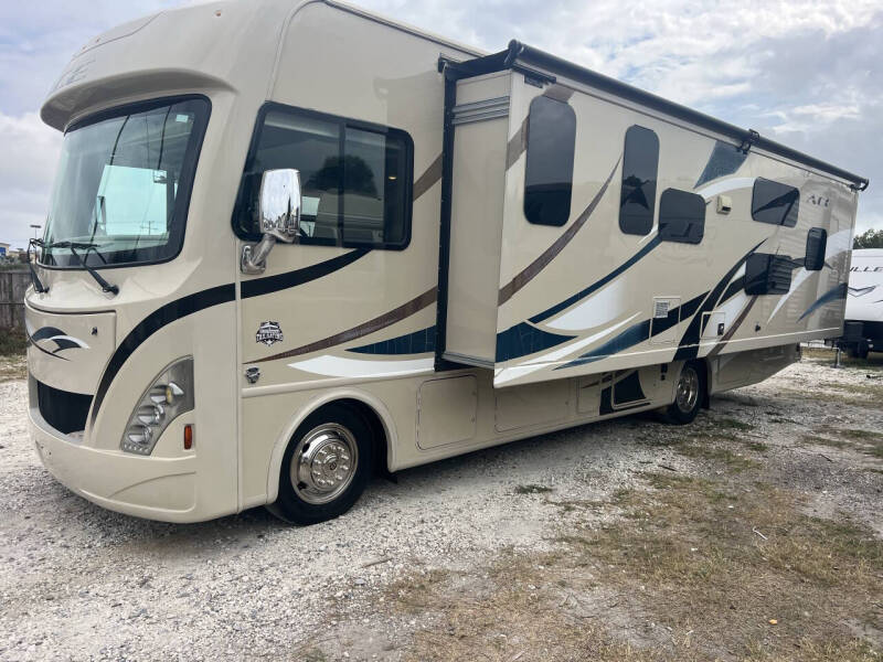 2017 Thor Motor Coach ACE BUNK HOUSE