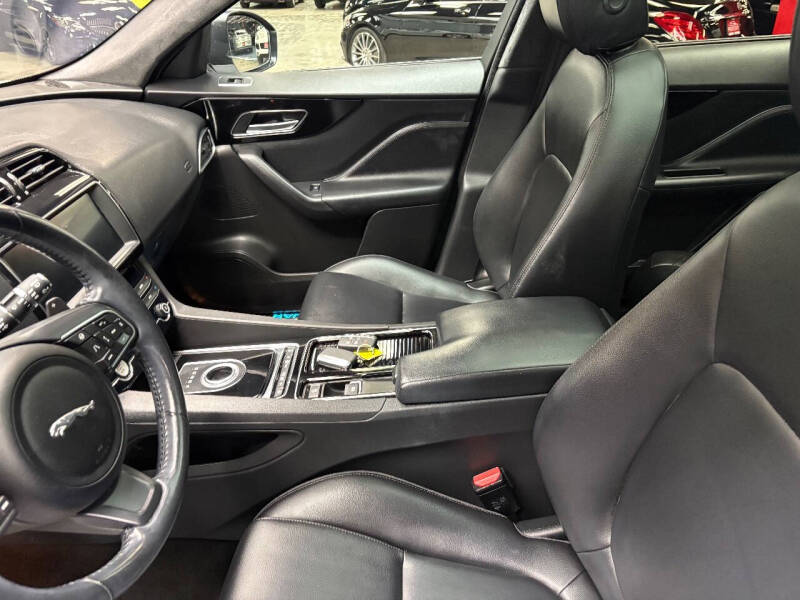 2020 Jaguar F-PACE 25t Premium