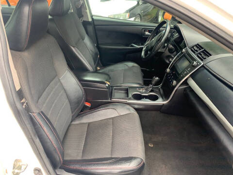 2017 Toyota Camry LE