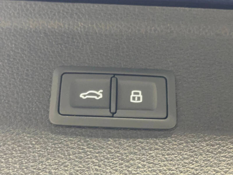 2020 Audi Q5 quattro Titanium Premium 45 TFSI