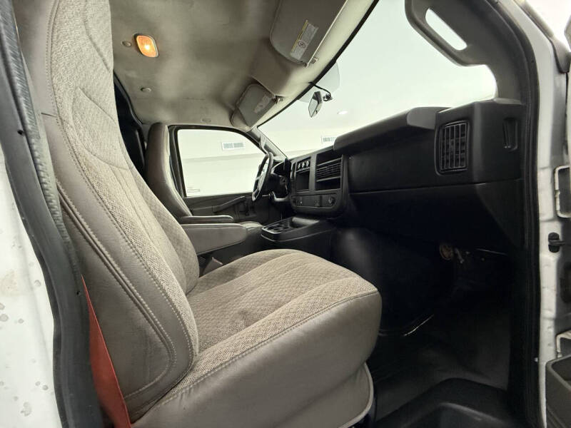 2017 Chevrolet Express 2500