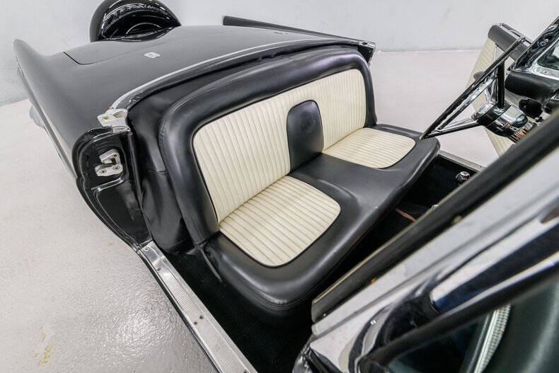 1956 Ford Thunderbird