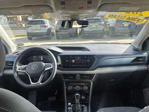 2024 Volkswagen Taos SE 4Motion