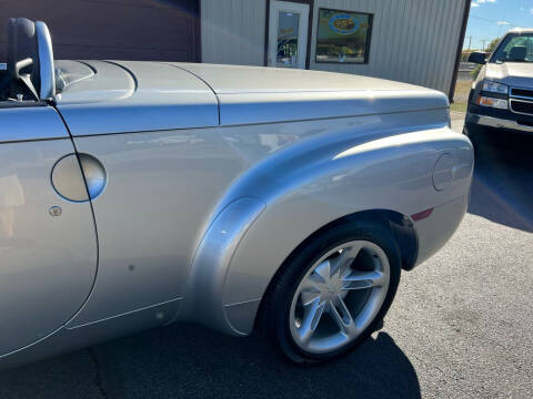 2004 Chevrolet SSR LS