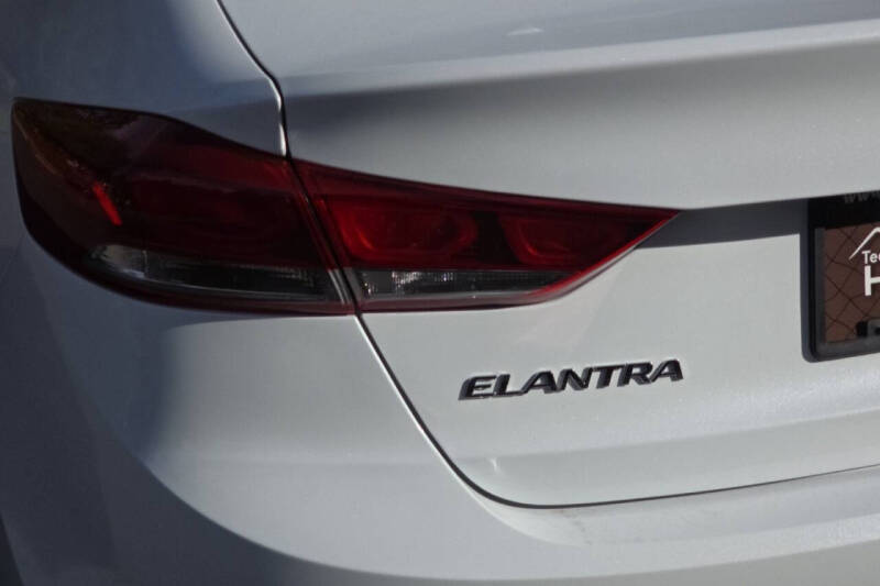 2018 Hyundai Elantra