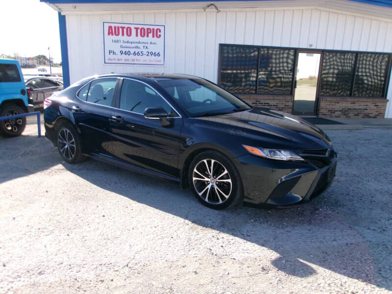 2020 Toyota Camry SE's photo