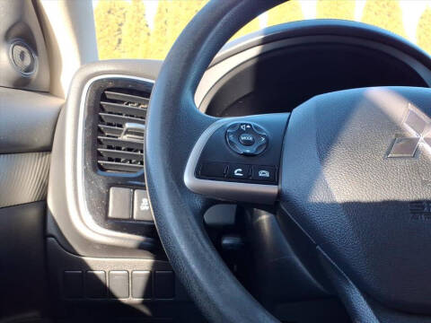 2018 Mitsubishi Outlander ES