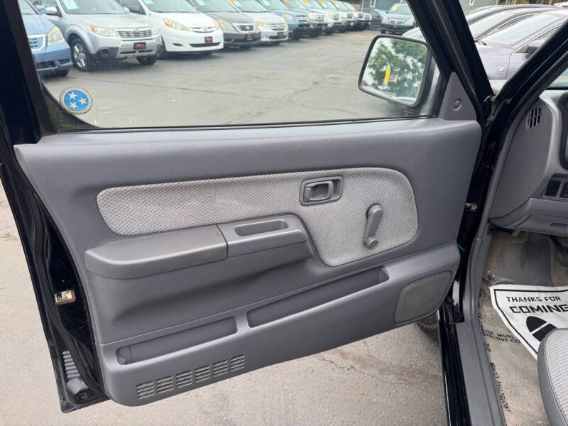 1999 Nissan Frontier XE