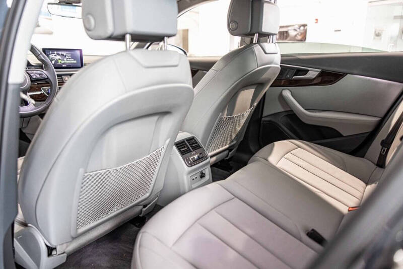 2019 Audi A4 quattro Premium Plus 45 TFSI