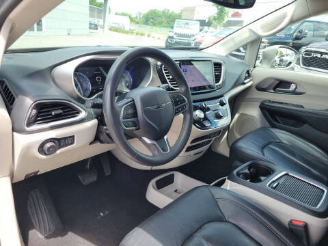 2022 Chrysler Pacifica Touring L
