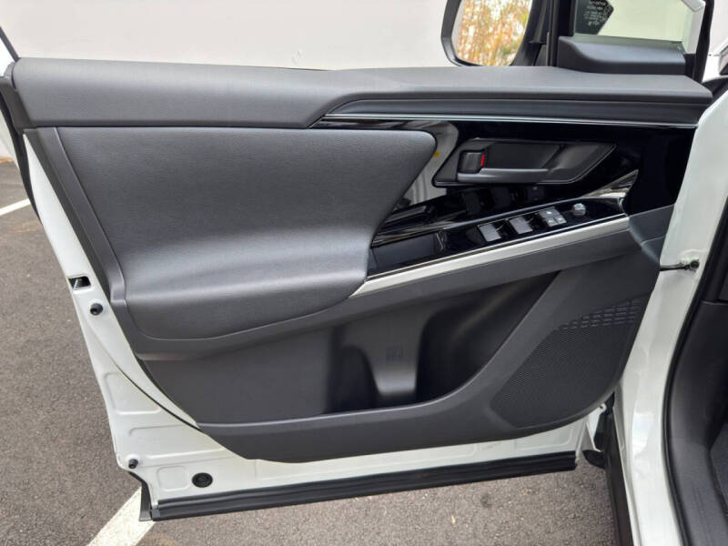 2024 Toyota bZ4X XLE