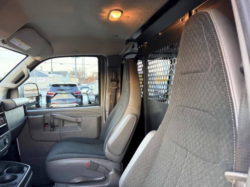 2024 GMC Savana 2500