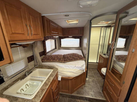 2010 Thor Motor Coach Four Winds 23A