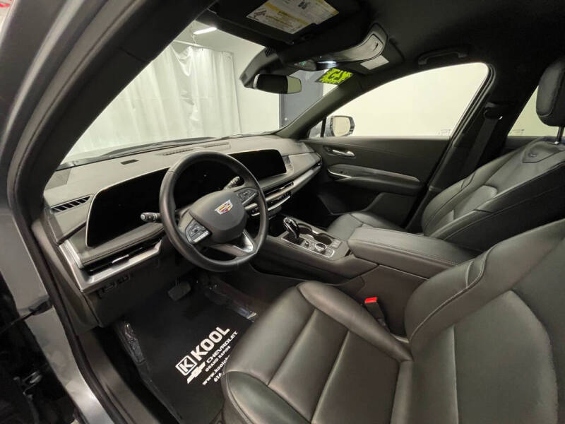 2025 Cadillac XT4 Premium Luxury