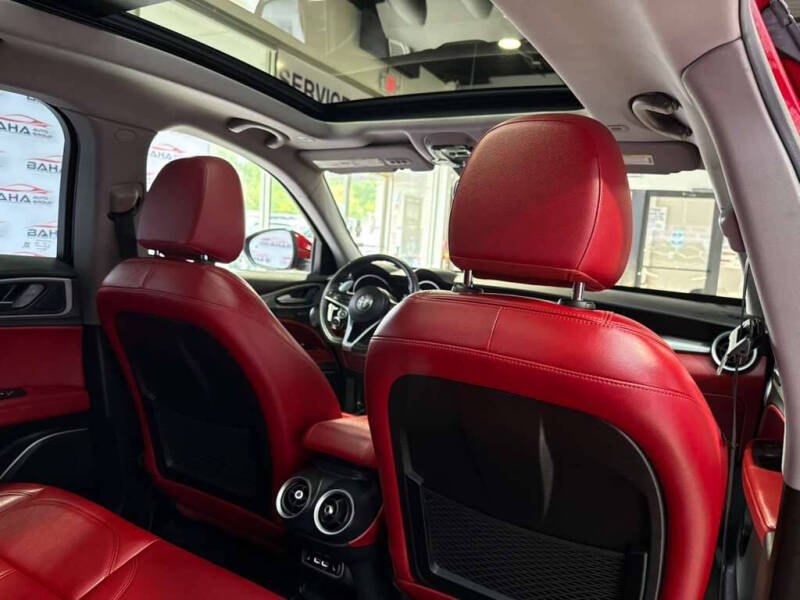 2019 Alfa Romeo Stelvio Sport