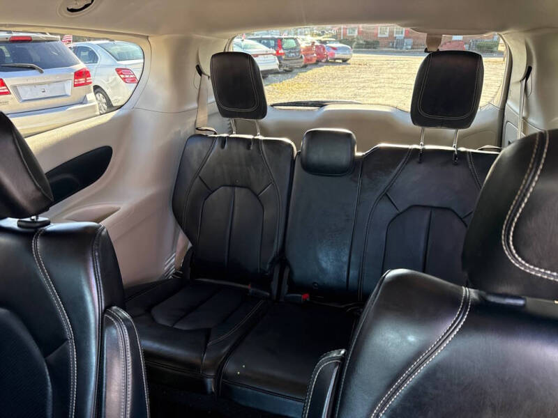 2020 Chrysler Voyager LXi