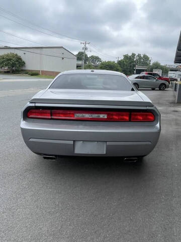 2013 Dodge Challenger SXT