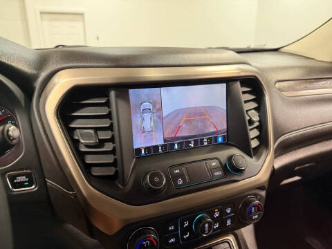 2022 GMC Acadia Denali