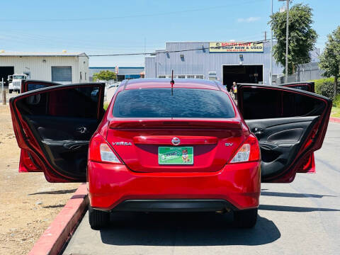 2018 Nissan Versa SV
