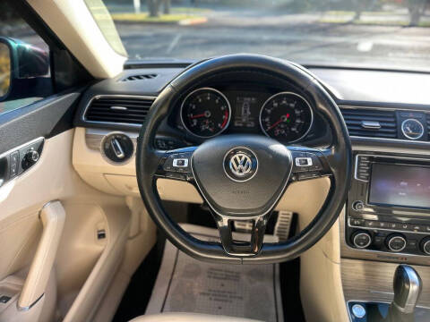 2016 Volkswagen Passat 1.8T SEL
