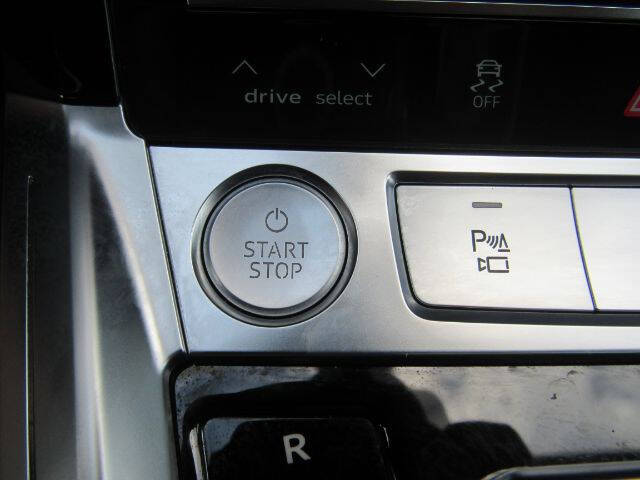 2019 Audi e-tron quattro Prestige