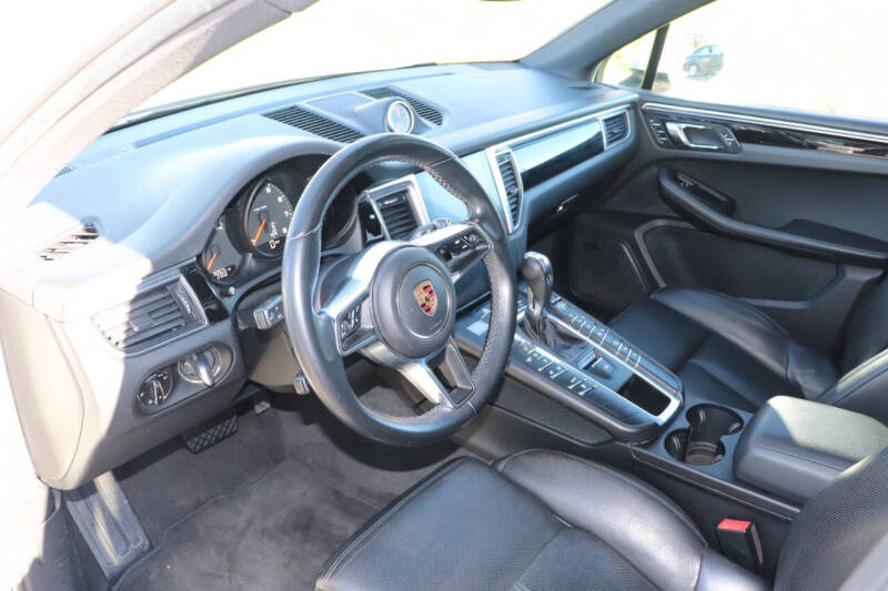 2017 Porsche Macan