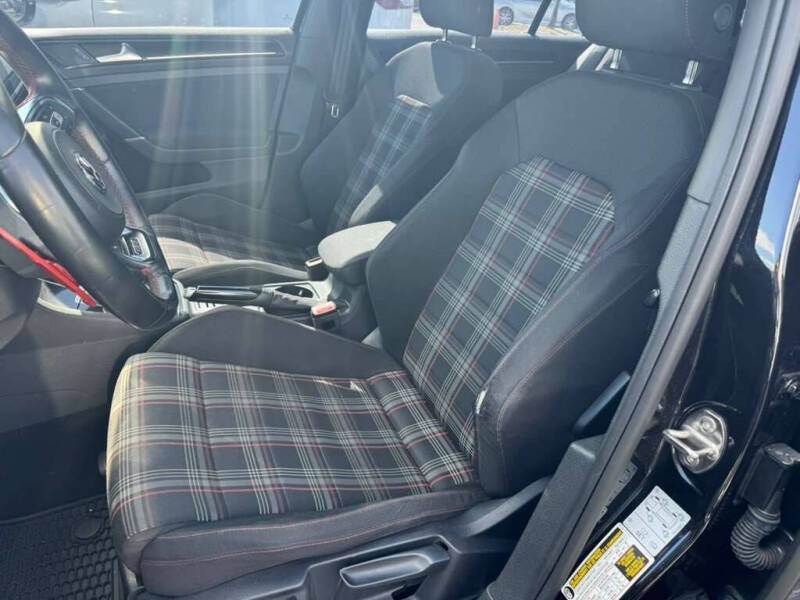 2017 Volkswagen Golf GTI S