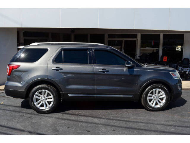 2017 Ford Explorer for sale at EARL DUFF PRE-OWNED CENTER in Harriman, TN